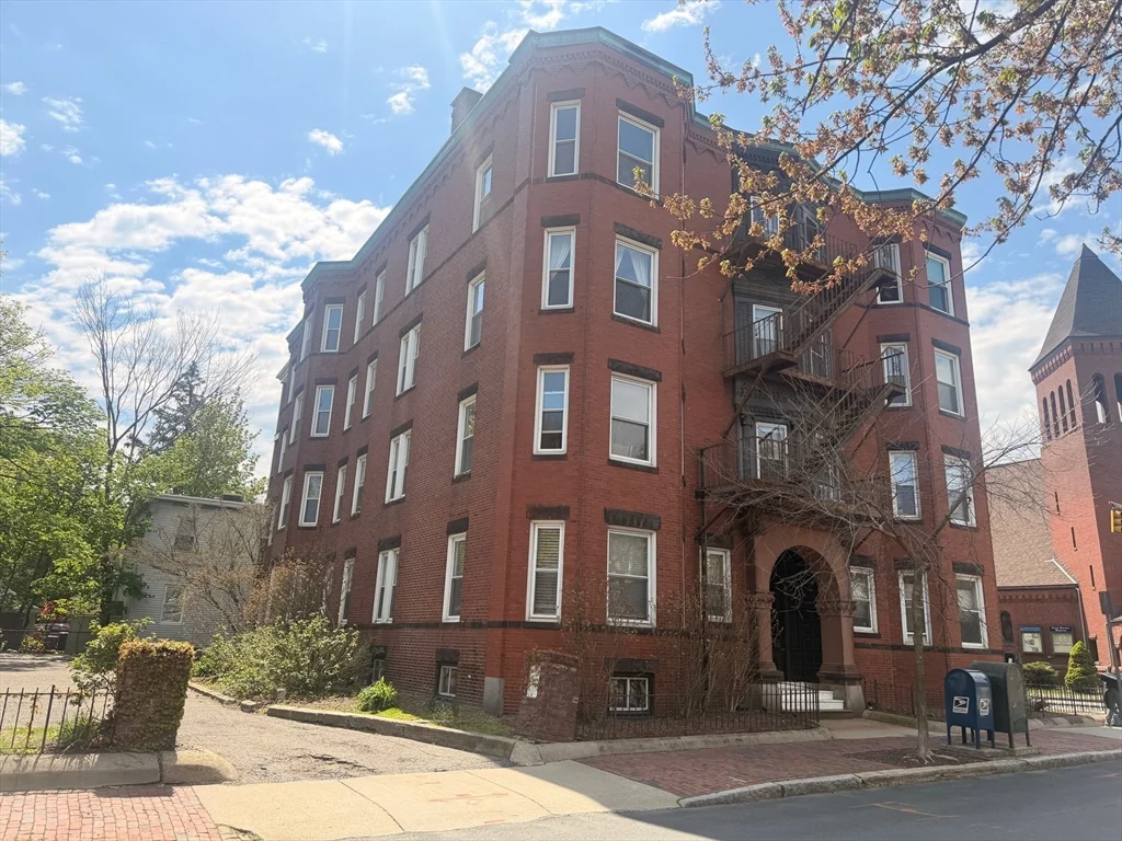 2 bed, 1 bath apartment for rent at 128 Magazine St Unit 14, Cambridgeport — photo 1 of 10