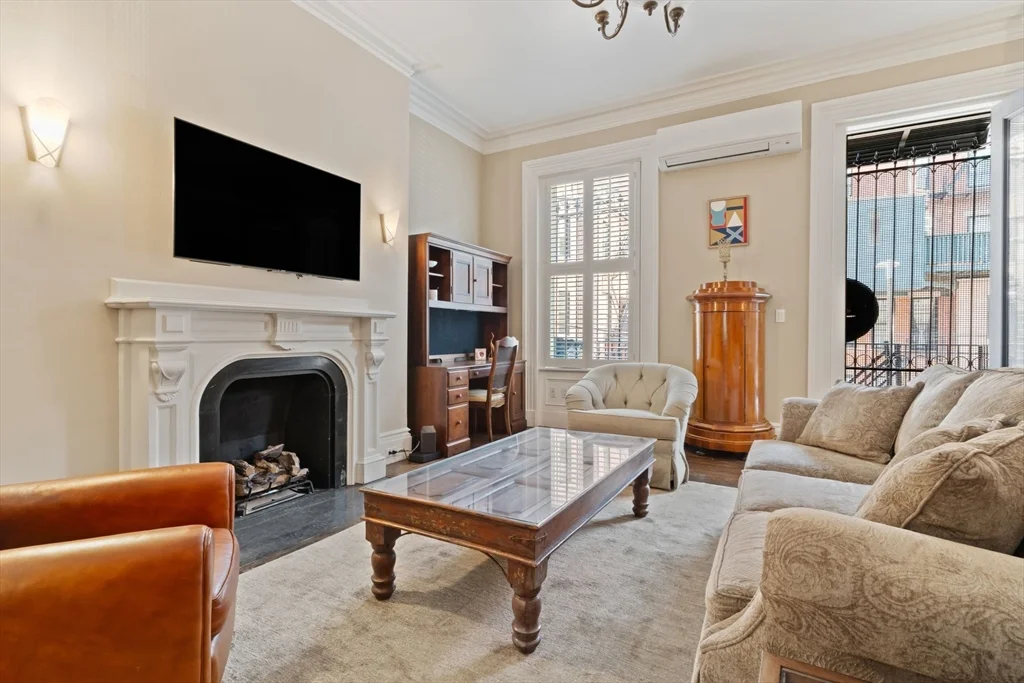 1 bed, 1 bath apartment for rent at 128 Marlborough St Unit 2, Back Bay — photo 5 of 23