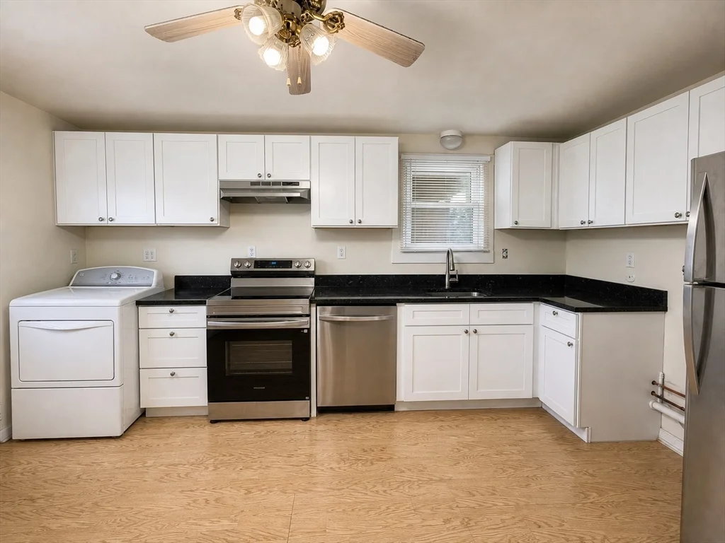 3 bed, 1 bath apartment for rent at 128 Norfolk Unit 1, Canton — photo 2 of 16