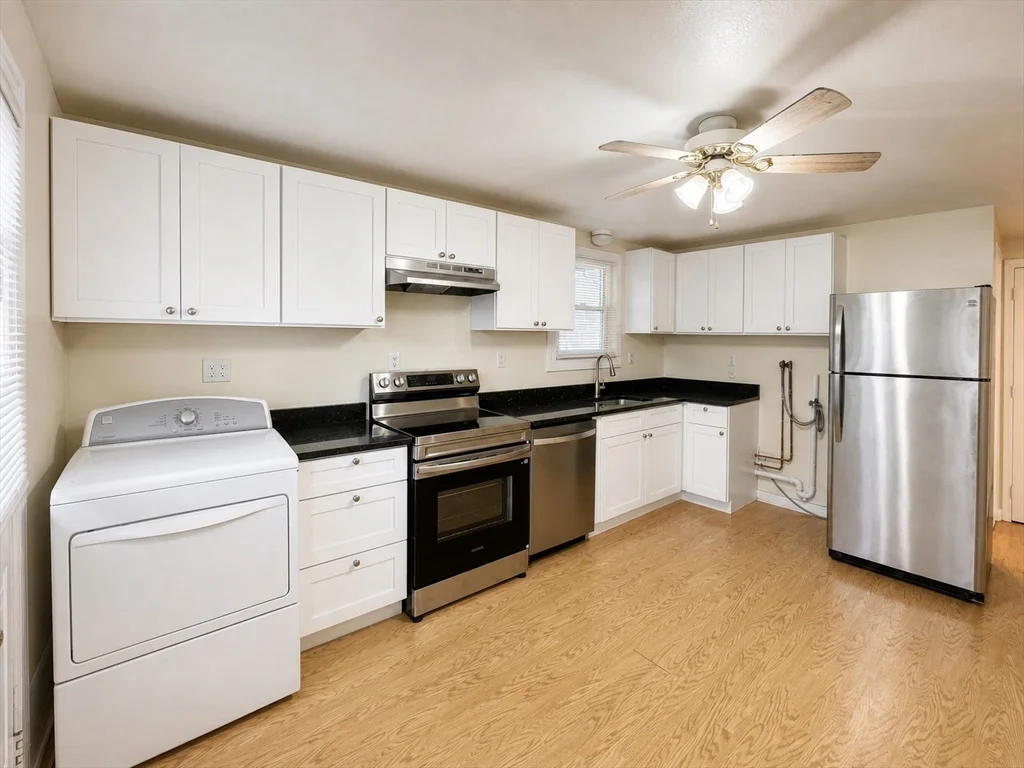 3 bed, 1 bath apartment for rent at 128 Norfolk Unit 1, Canton — photo 4 of 16
