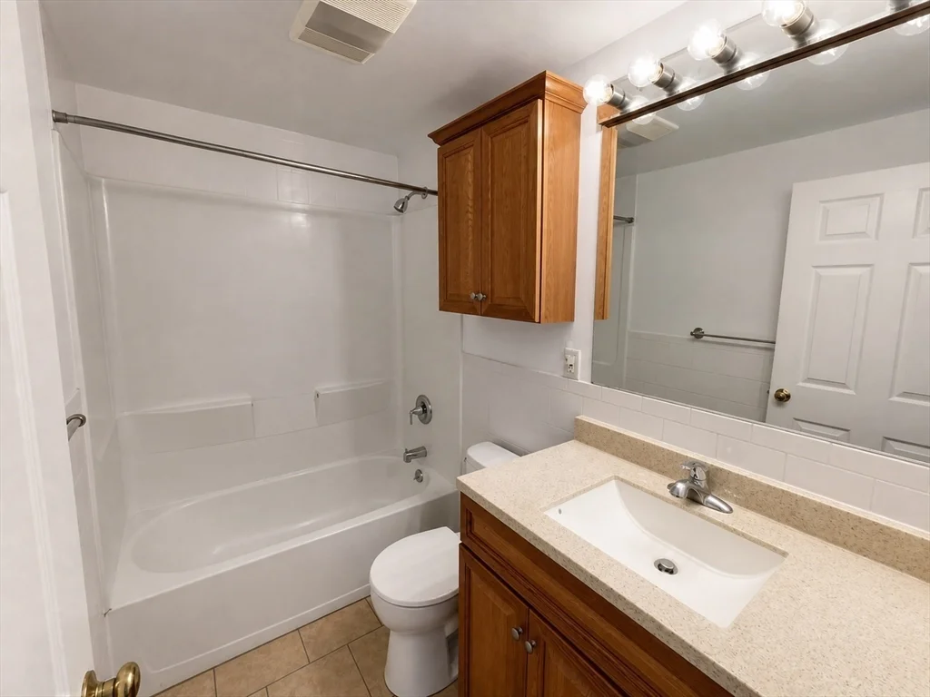 3 bed, 1 bath apartment for rent at 128 Norfolk Unit 1, Canton — photo 9 of 16
