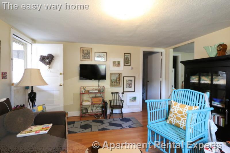 1 bed, 1 bath apartment for rent at 128 Pine St Unit 2 (Rear), Central Square — photo 2 of 8
