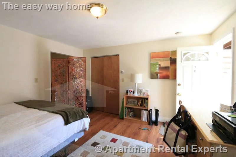 Studio bed, 1 bath apartment for rent at 128 Pine St Unit 3, Central Square — photo 6 of 12