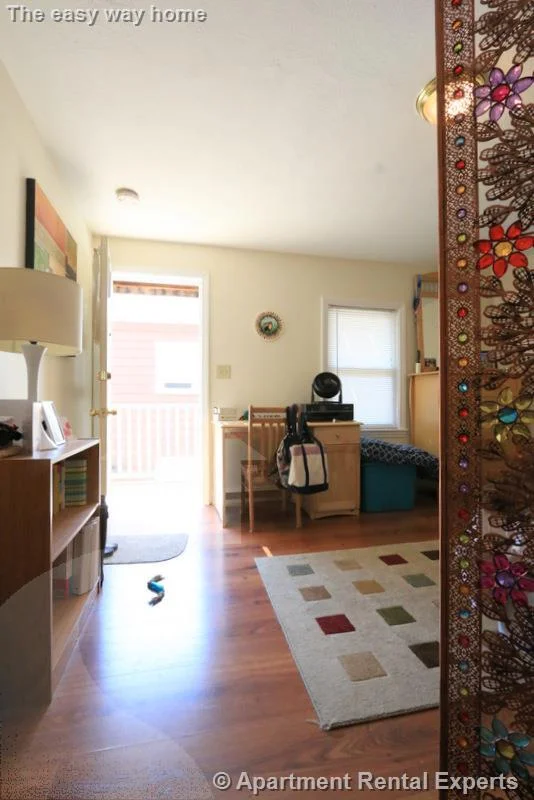 Studio bed, 1 bath apartment for rent at 128 Pine St Unit 3, Central Square — photo 4 of 12
