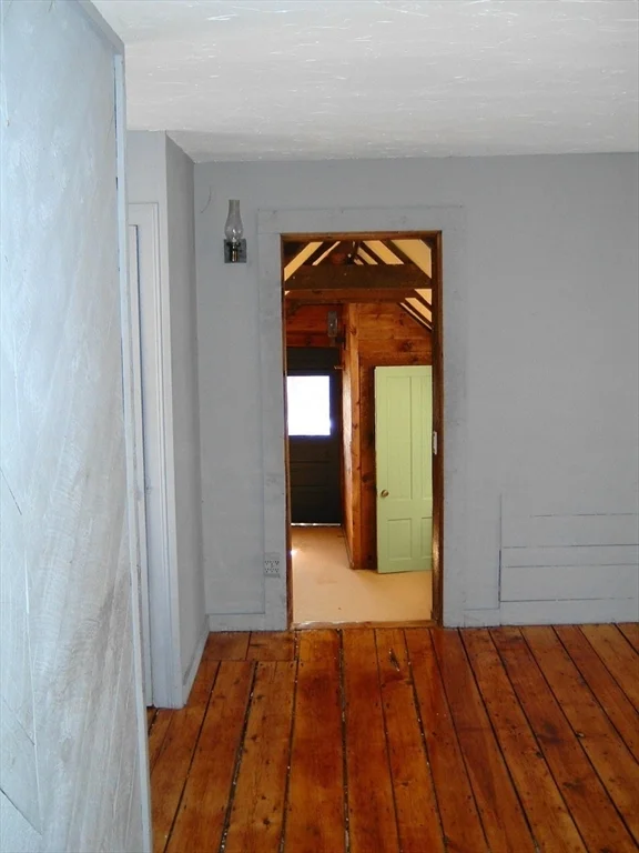 2 bed, 1 bath apartment for rent at 128 Pleasant St Unit 2, Marblehead — photo 4 of 13