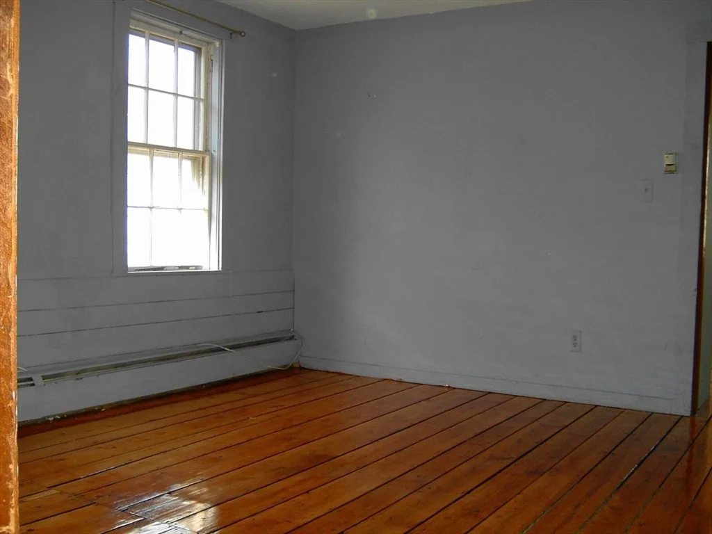 2 bed, 1 bath apartment for rent at 128 Pleasant St Unit 2, Marblehead — photo 6 of 13
