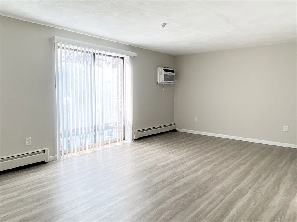 2 bed, 1 bath apartment for rent at 128 Salem St Unit 22, Malden — photo 4 of 13