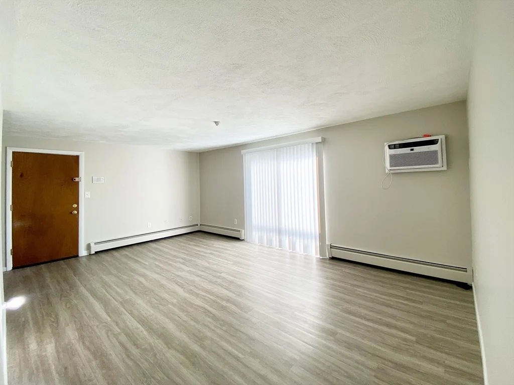 2 bed, 1 bath apartment for rent at 128 Salem St Unit 22, Malden — photo 5 of 13