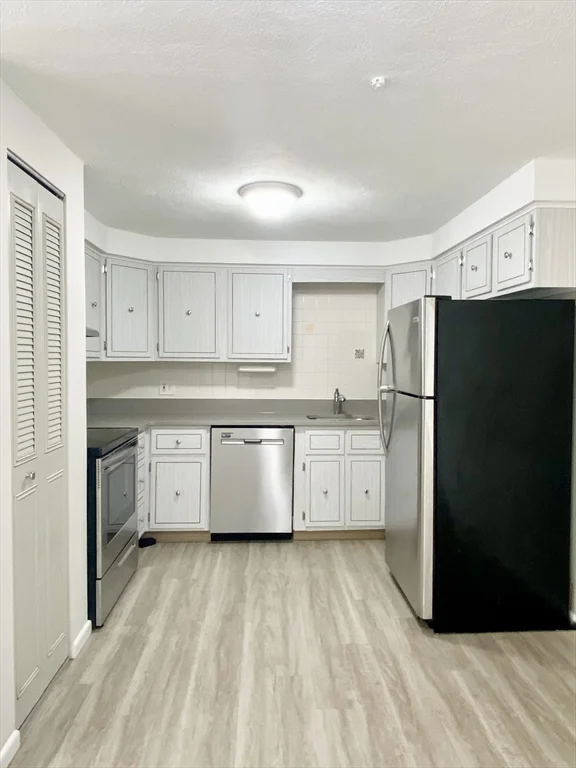 2 bed, 1 bath apartment for rent at 128 Salem St Unit 22, Malden — photo 2 of 13
