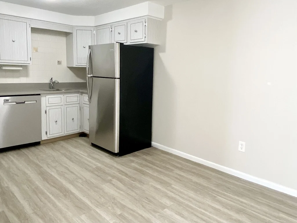 2 bed, 1 bath apartment for rent at 128 Salem St Unit 22, Malden — photo 3 of 13