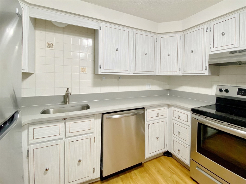 2 bed, 1 bath apartment for rent at 128 Salem St Unit 31, Malden — photo 2 of 16
