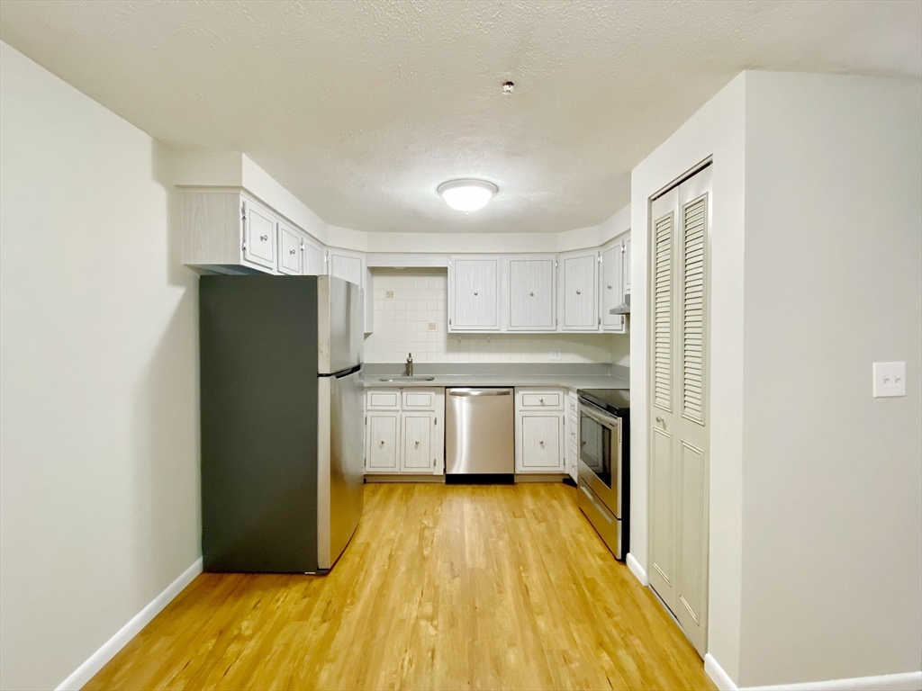 2 bed, 1 bath apartment for rent at 128 Salem St Unit 31, Malden — photo 3 of 16