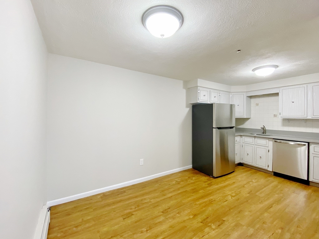 2 bed, 1 bath apartment for rent at 128 Salem St Unit 31, Malden — photo 4 of 16