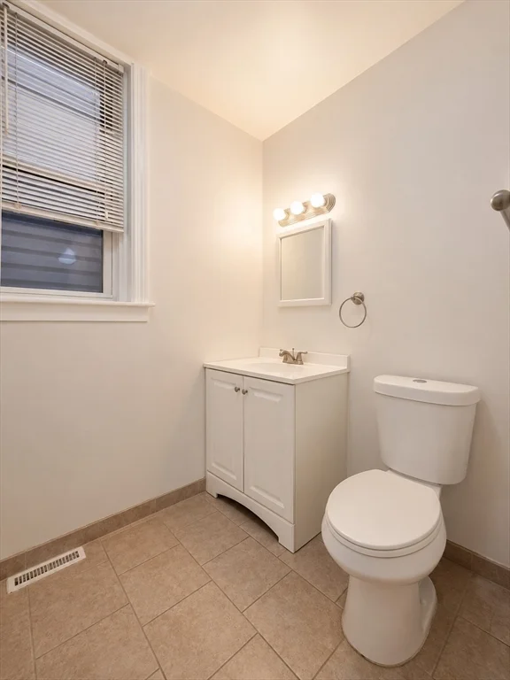 3 bed, 1 bath apartment for rent at 128 Shawmut St Unit 2, Chelsea — photo 11 of 11