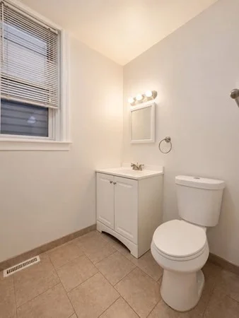 3 bed, 1 bath apartment for rent at 128 Shawmut St Unit 3, Chelsea — photo 9 of 12