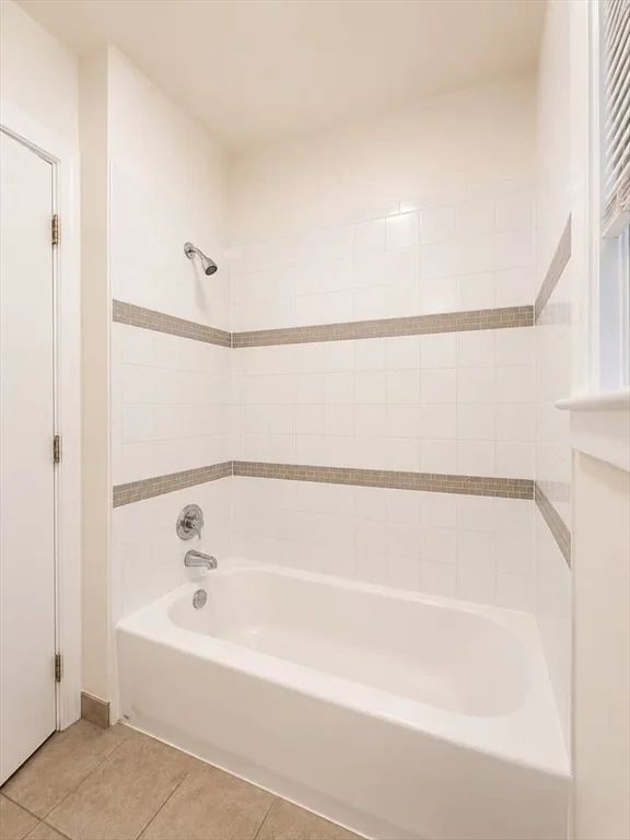 3 bed, 1 bath apartment for rent at 128 Shawmut St Unit 4, Chelsea — photo 10 of 13