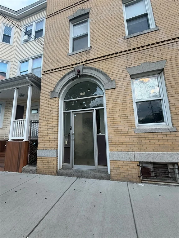 3 bed, 1 bath apartment for rent at 128 Shawmut Unit 2, Chelsea — photo 13 of 14