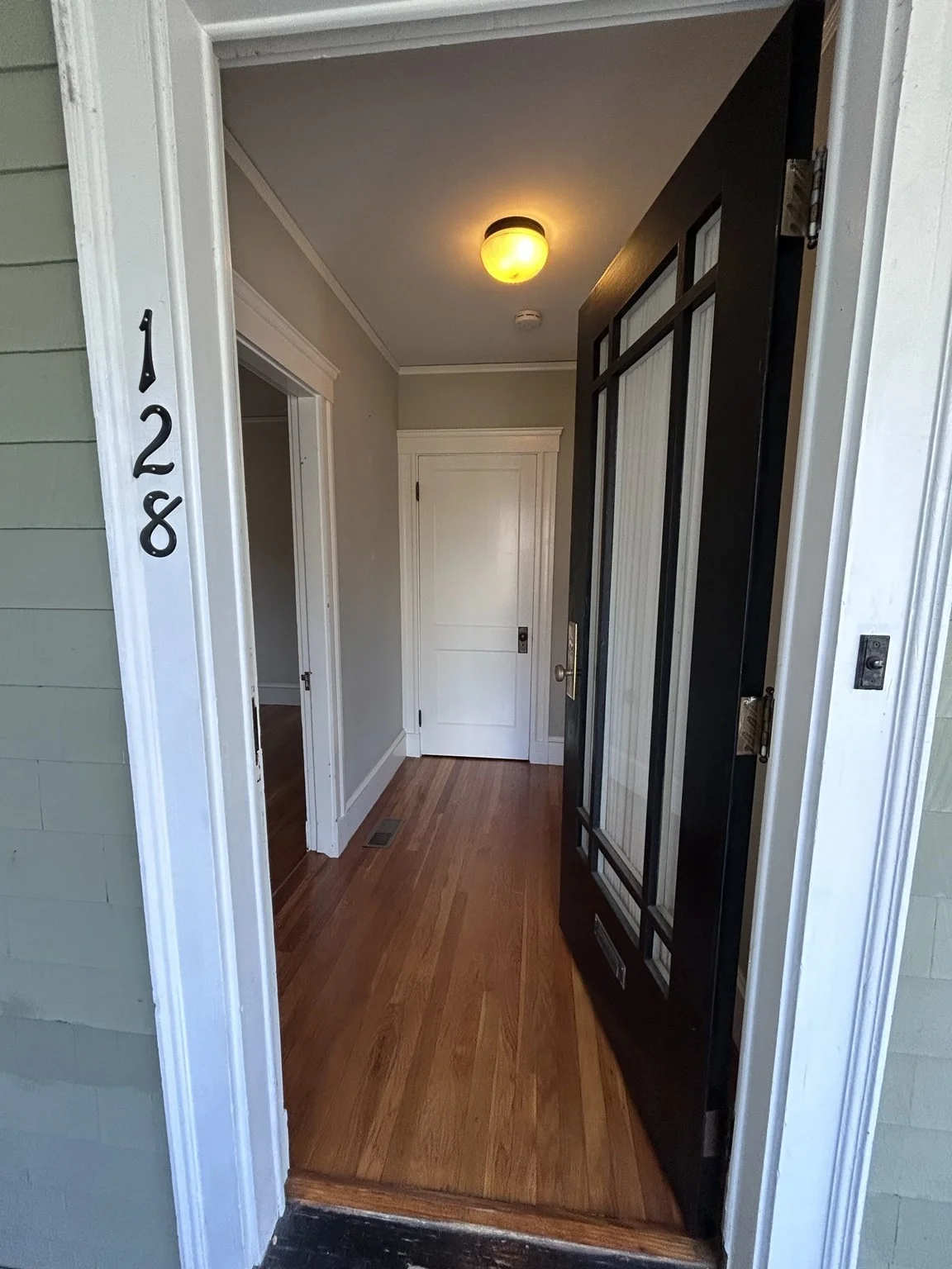 2 bed, 1 bath apartment for rent at 128 Willow Unit 1, West Roxbury — photo 2 of 25