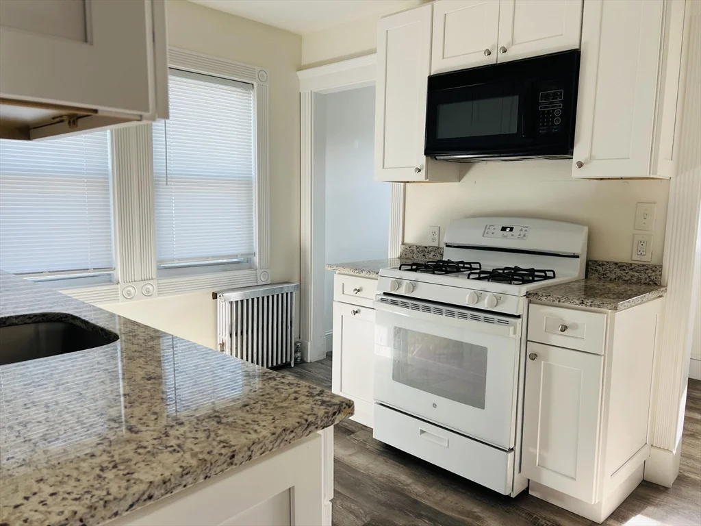 2 bed, 1 bath apartment for rent at 128 Woodruff Ave Unit 2, Wellington — photo 1 of 15