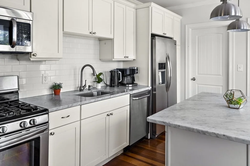 4 bed, 3 bath apartment for rent at 1281 Walnut St Unit 2, Newton — photo 8 of 30