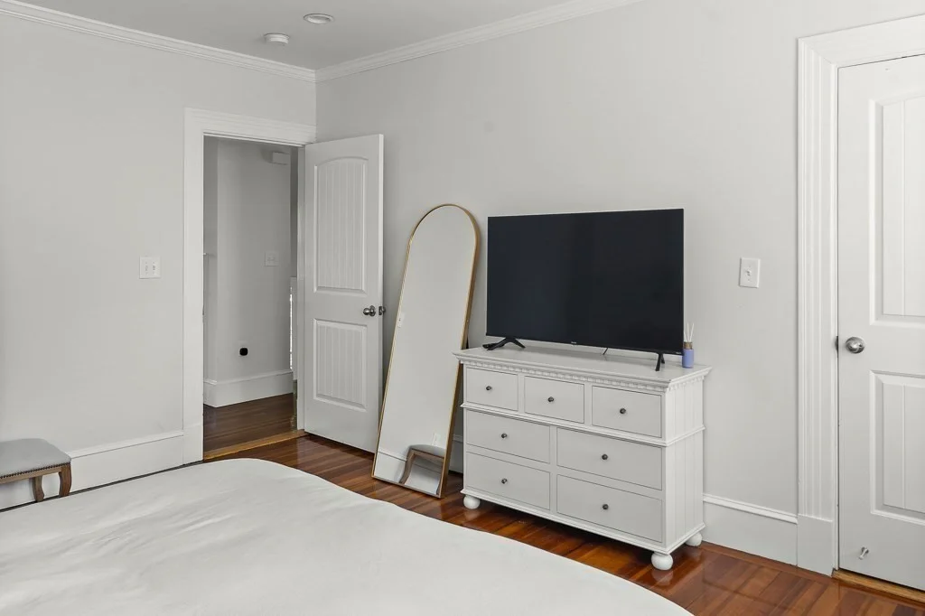 4 bed, 3 bath apartment for rent at 1281 Walnut St Unit 2, Newton — photo 11 of 30