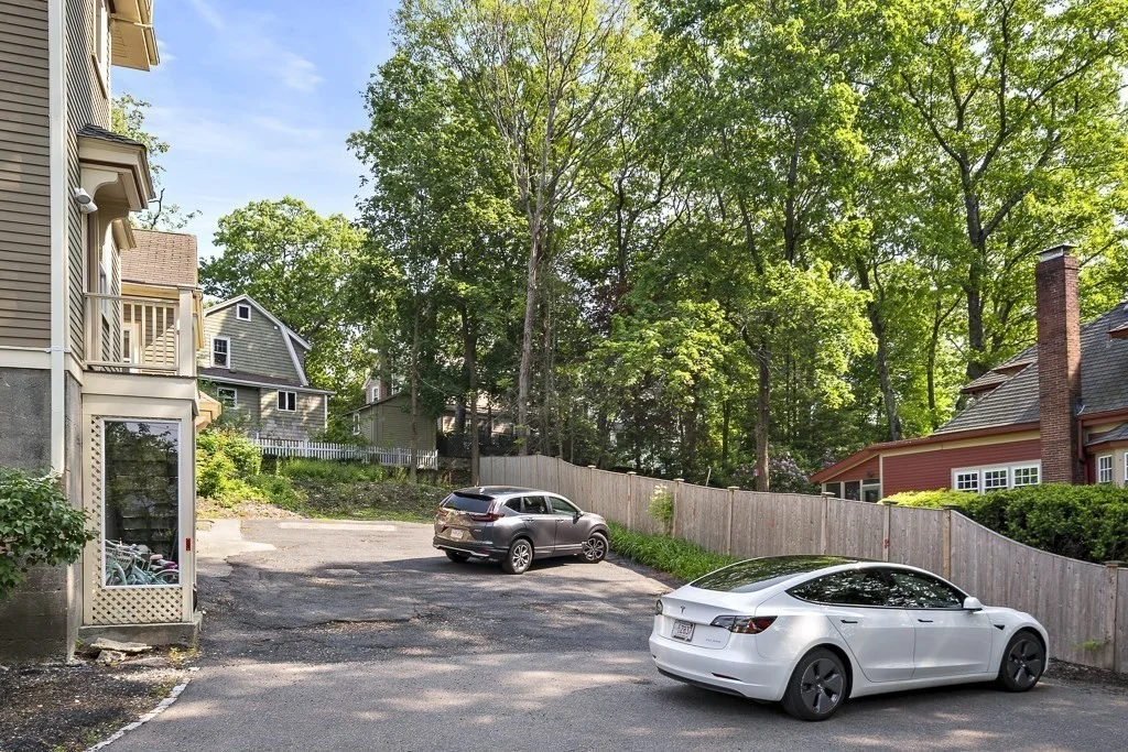 4 bed, 3 bath apartment for rent at 1281 Walnut St Unit 2, Newton — photo 29 of 30