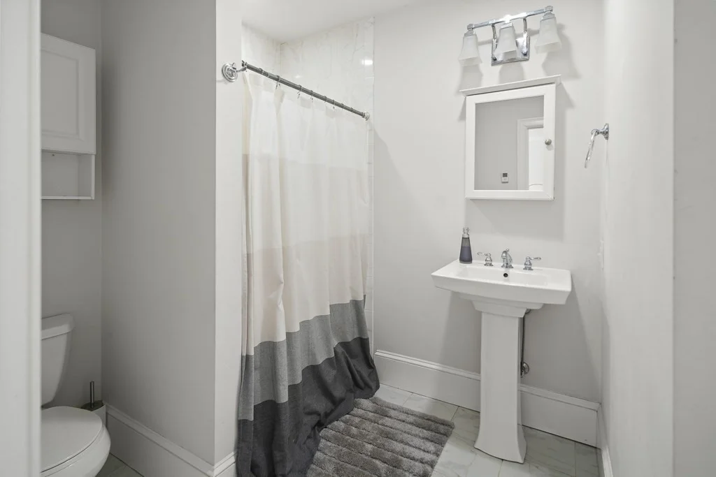 4 bed, 3 bath apartment for rent at 1281 Walnut St Unit 2, Newton — photo 12 of 30