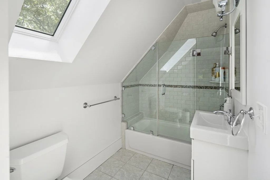 4 bed, 3 bath apartment for rent at 1281 Walnut St Unit 2, Newton — photo 23 of 30