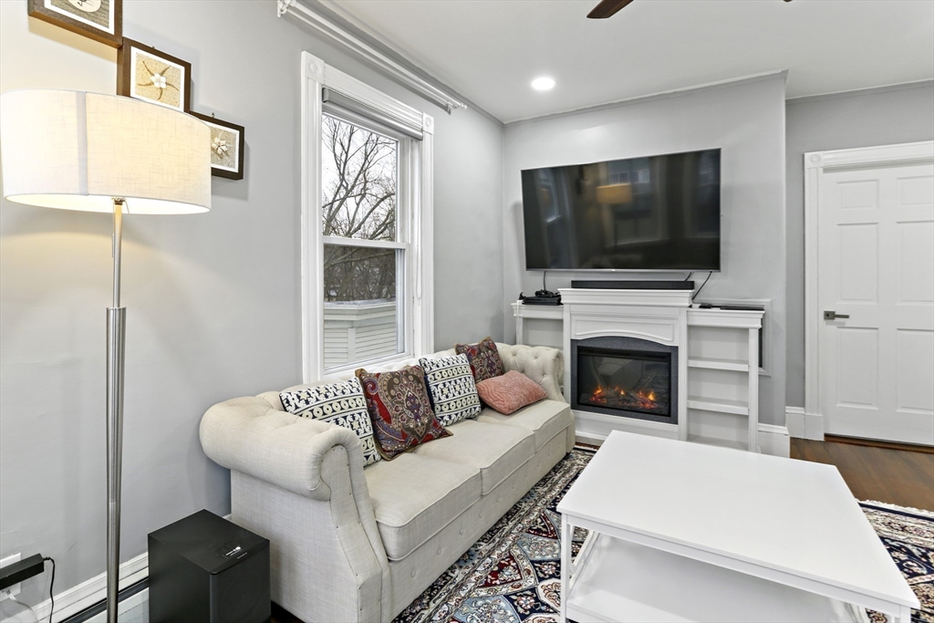 3 bed, 1 bath apartment for rent at 1283 Massachusetts Ave Unit 3, Arlington Heights — photo 9 of 16