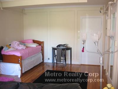 Studio bed, 1 bath apartment for rent at 1284 Beacon St Unit 402, Coolidge Corner — photo 2 of 8