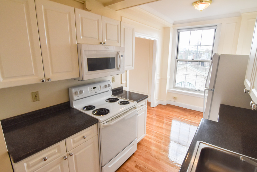 2 bed, 1 bath apartment for rent at 1284 Beacon St Unit 420, Coolidge Corner — photo 5 of 16