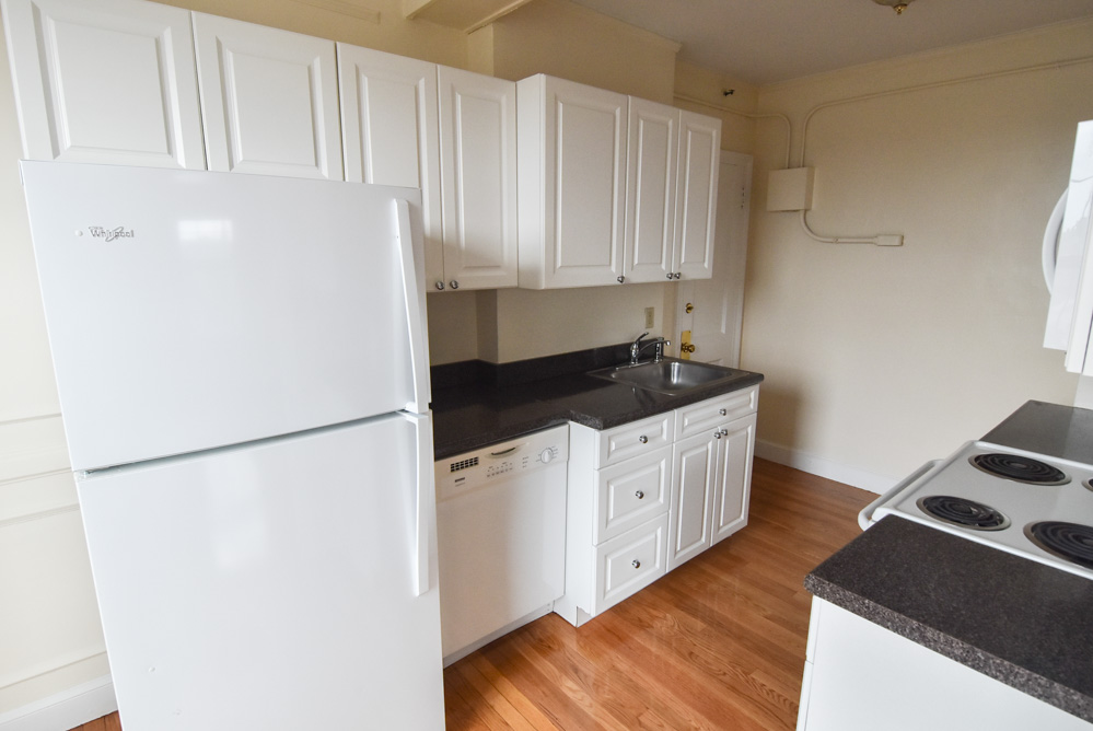 2 bed, 1 bath apartment for rent at 1284 Beacon St Unit 420, Coolidge Corner — photo 4 of 16
