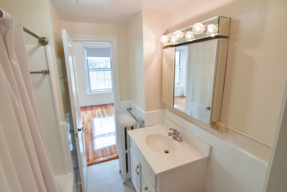 2 bed, 1 bath apartment for rent at 1284 Beacon St Unit 420, Coolidge Corner — photo 11 of 16