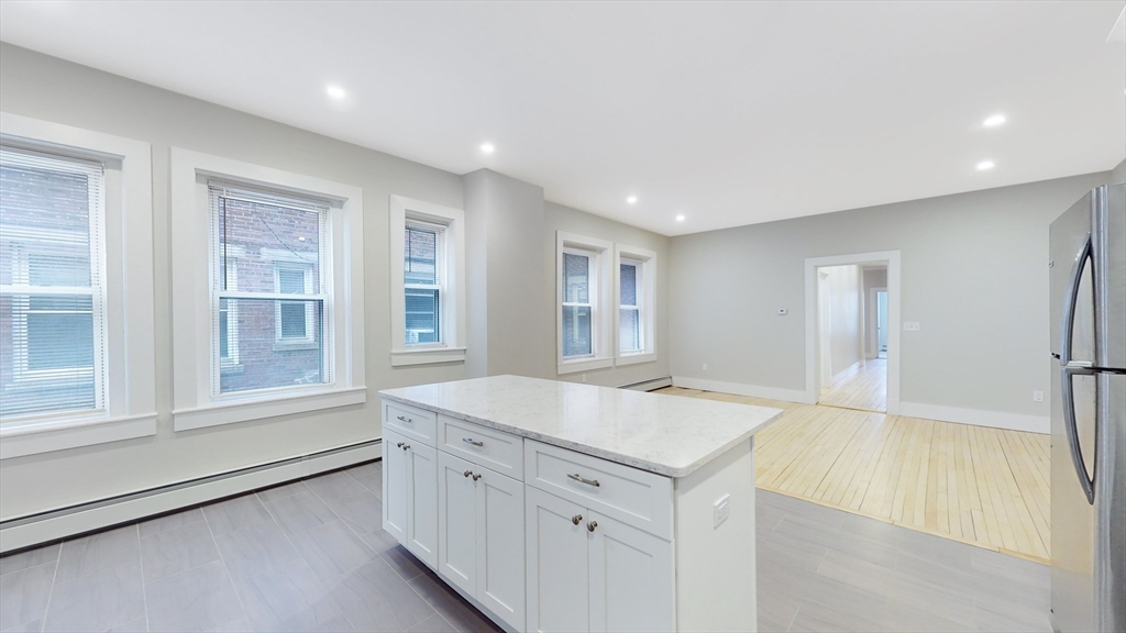 4 bed, 2 bath apartment for rent at 1284 Commonwealth Ave Unit 1, Allston — photo 5 of 19