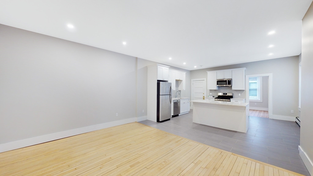 4 bed, 2 bath apartment for rent at 1284 Commonwealth Ave Unit 1, Allston — photo 4 of 19