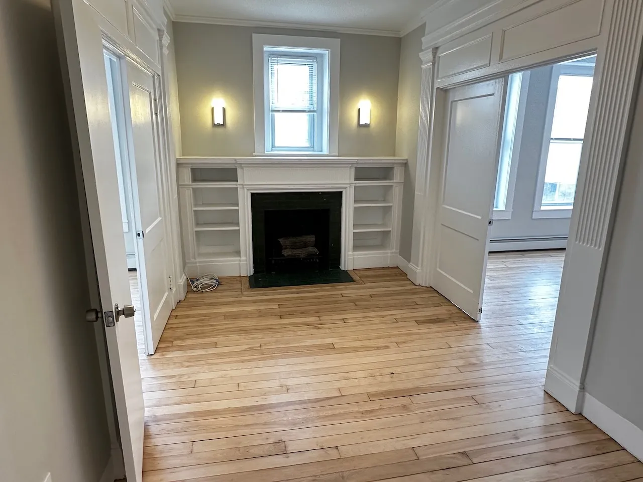 5 bed, 2 bath apartment for rent at 1284 Commonwealth Ave Unit 5, Allston — photo 2 of 29