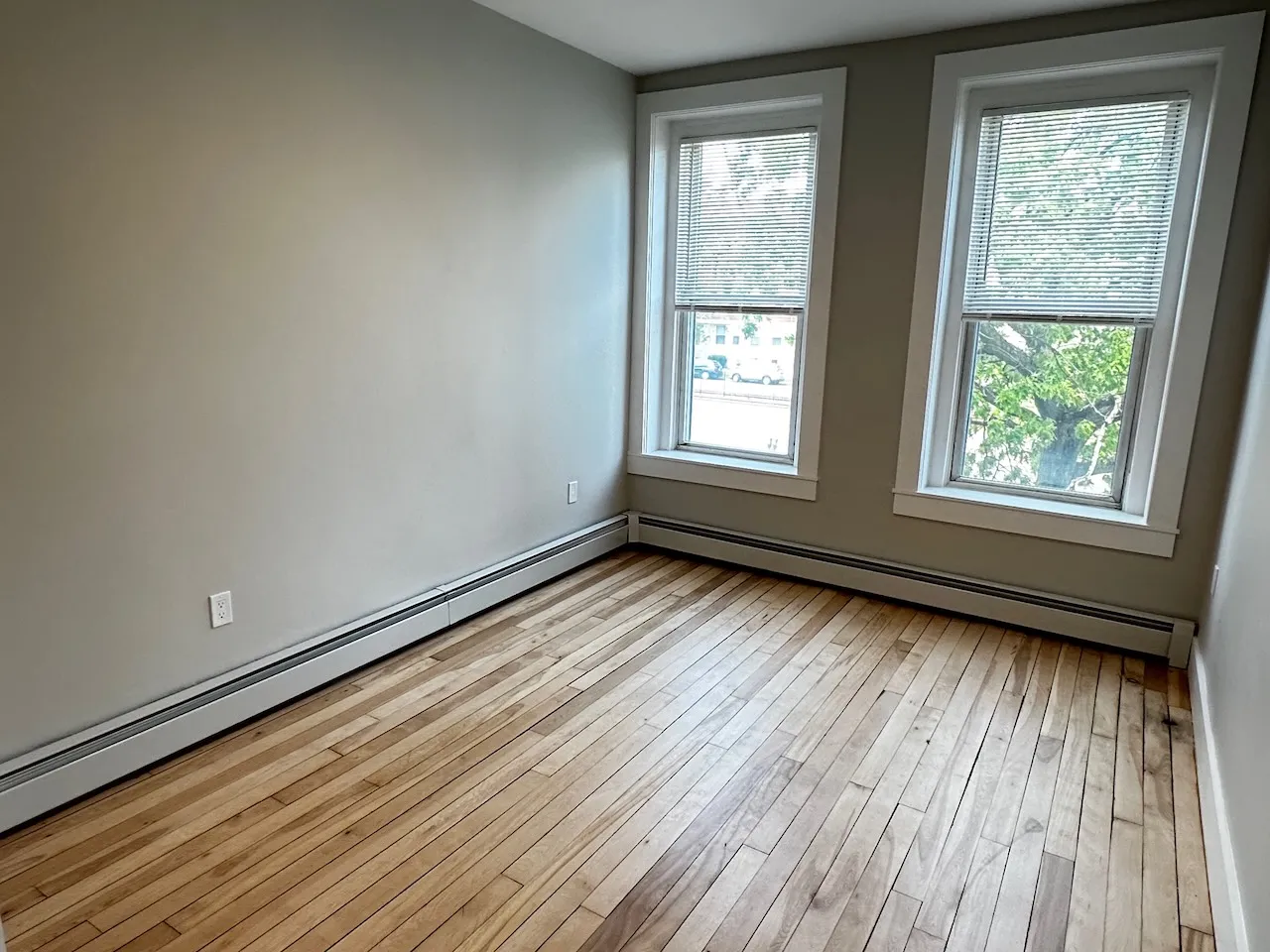 5 bed, 2 bath apartment for rent at 1284 Commonwealth Ave Unit 5, Allston — photo 10 of 29