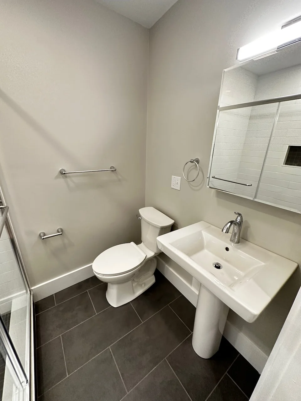 5 bed, 2 bath apartment for rent at 1284 Commonwealth Ave Unit 5, Allston — photo 27 of 29