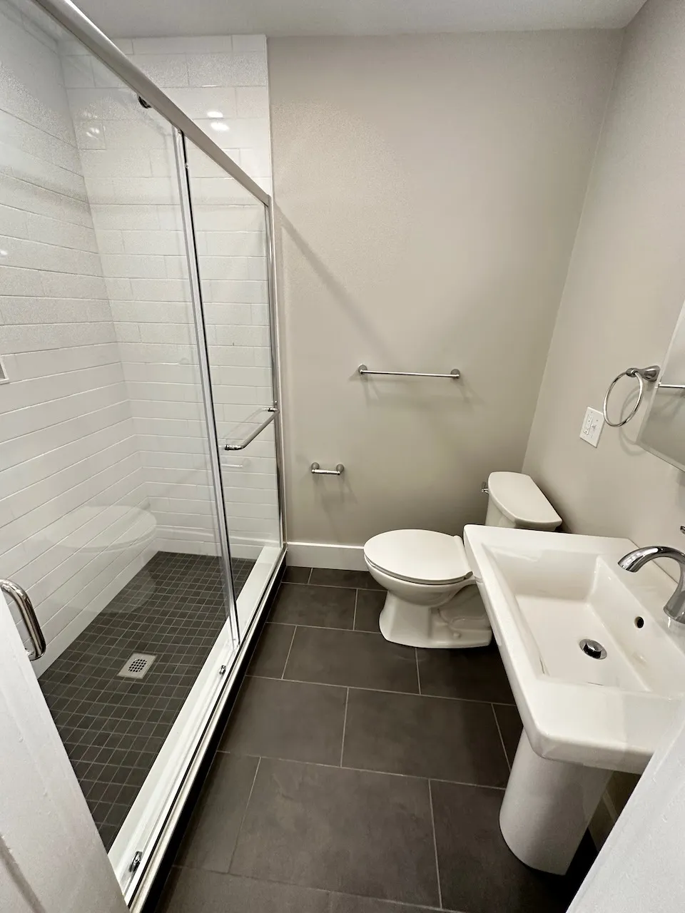 5 bed, 2 bath apartment for rent at 1284 Commonwealth Ave Unit 5, Allston — photo 26 of 29