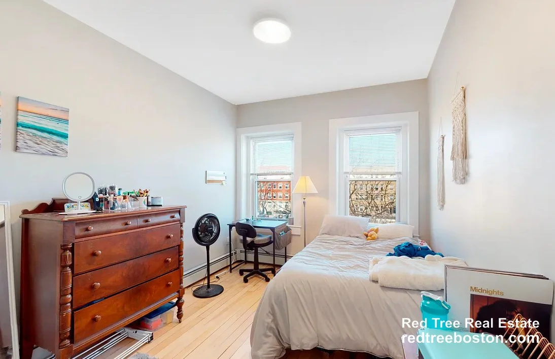 5 bed, 1.5 bath apartment for rent at 1284 Commonwealth Ave Unit 7, Allston — photo 7 of 15