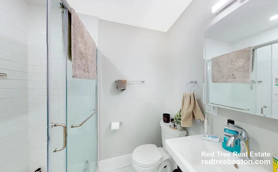 5 bed, 1.5 bath apartment for rent at 1284 Commonwealth Ave Unit 7, Allston — photo 12 of 15
