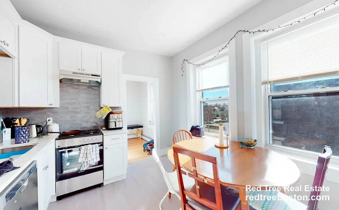 5 bed, 1.5 bath apartment for rent at 1284 Commonwealth Ave Unit 7, Allston — photo 2 of 15