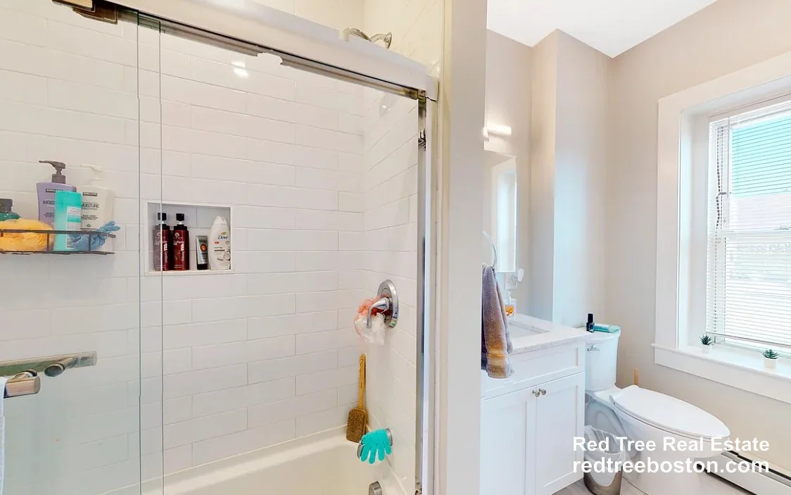 5 bed, 1.5 bath apartment for rent at 1284 Commonwealth Ave Unit 7, Allston — photo 8 of 15
