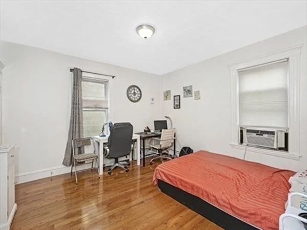 3 bed, 1 bath apartment for rent at 129 Arsenal St Unit 1, Watertown — photo 5 of 15
