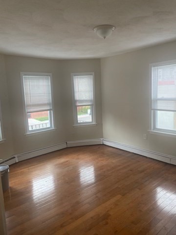 3 bed, 1 bath apartment for rent at 129 Arsenal St Unit 2, Watertown — photo 5 of 15