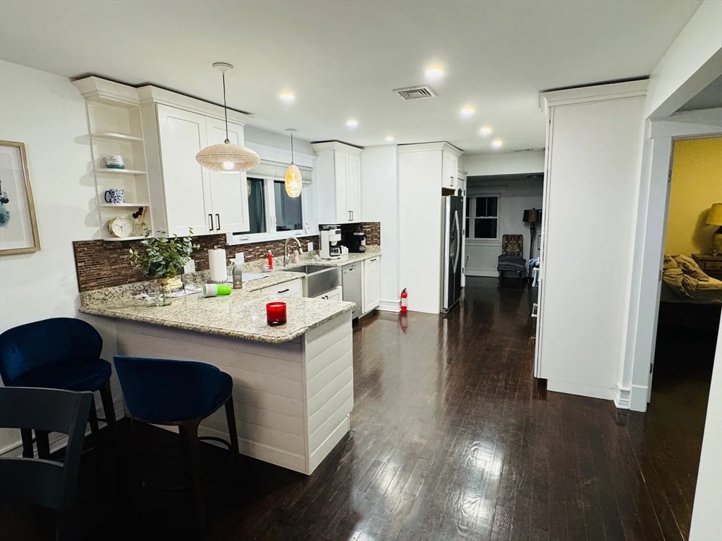 3 bed, 2 bath apartment for rent at 129 Bailey Rd Unit 2, Ten Hills — photo 1 of 10