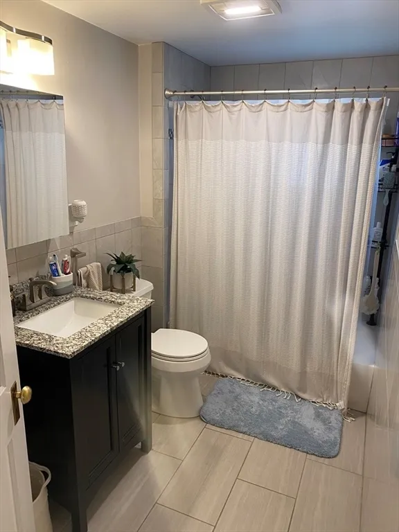 4 bed, 2 bath apartment for rent at 129 Brooks St Unit 2, Oak Square — photo 7 of 20