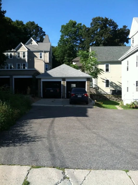 4 bed, 2 bath apartment for rent at 129 Brooks St Unit 2, Oak Square — photo 20 of 20