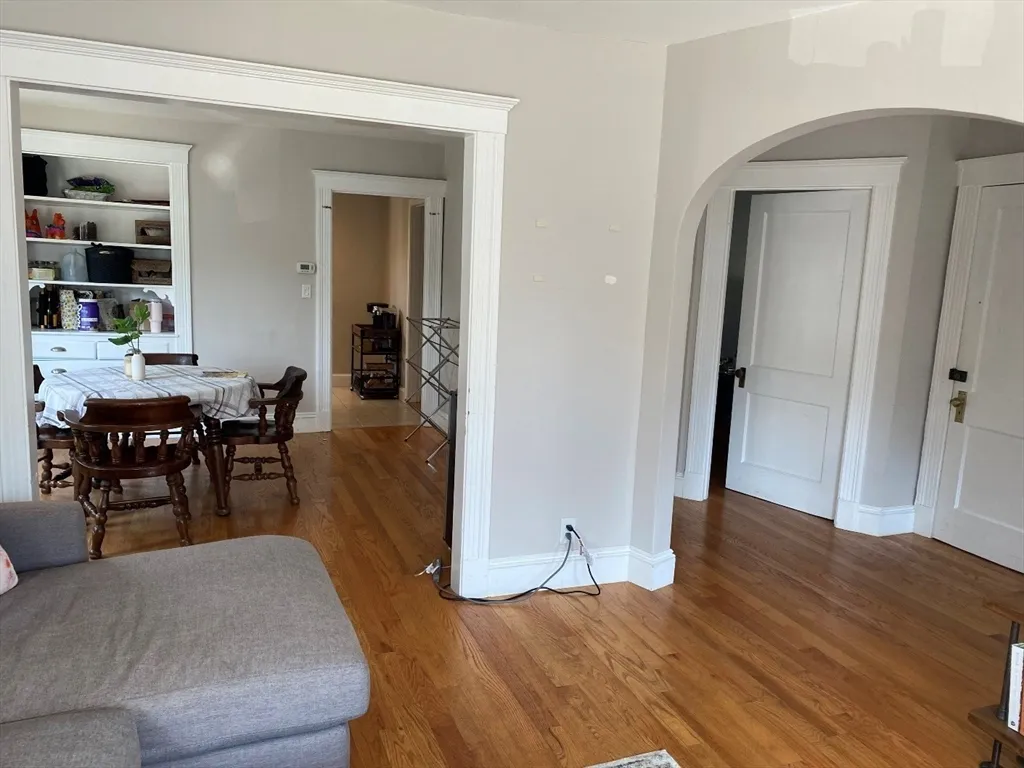 4 bed, 2 bath apartment for rent at 129 Brooks St Unit 2, Oak Square — photo 4 of 20
