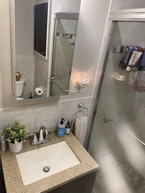 4 bed, 2 bath apartment for rent at 129 Brooks St Unit 2, Oak Square — photo 14 of 20